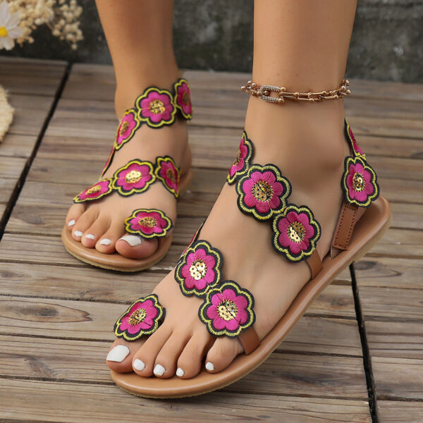 2938f5be-818d-4da4-bfdf-07b4516ad0e3.jpg Ethnic Style Flowers Flat Sandals