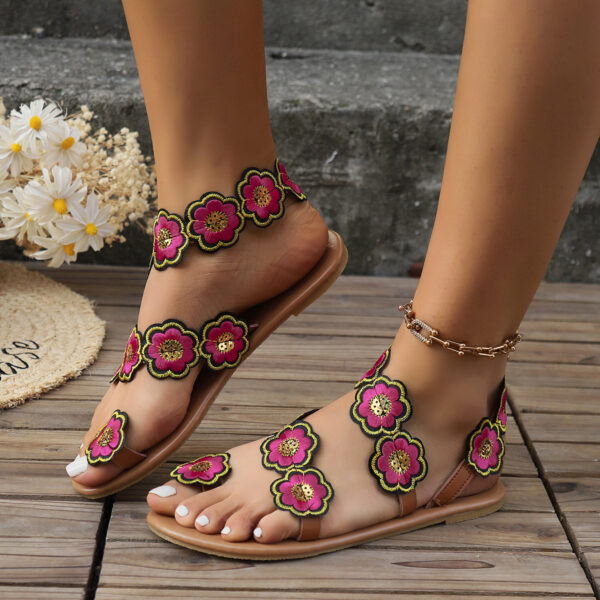 5f537a69-41ce-4b58-add1-035ebc08ecb0.jpg Ethnic Style Flowers Flat Sandals