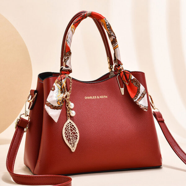 6b026b30-b55d-4b2a-b746-b122cc42d838.jpg Shoulder Bag With Leaf Pendant Fashion Silk Scarf