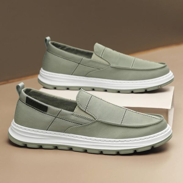 O1CN01Kjxah92DhAw3uCTfq_2206738948640-0-cib.jpg Slip-on Breathable Small Fabric Shoes