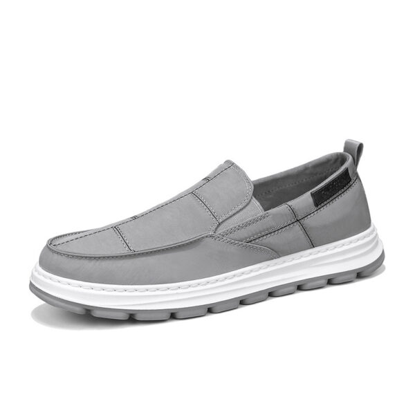 O1CN01Olr7nv2DhAvxZ6Am2_2206738948640-0-cib.jpg Slip-on Breathable Small Fabric Shoes