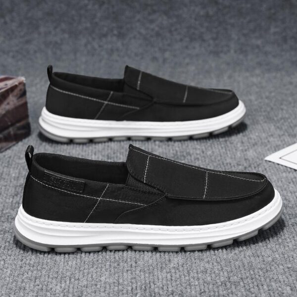 O1CN01QHijO72DhAw1eYoQY_2206738948640-0-cib.jpg Slip-on Breathable Small Fabric Shoes