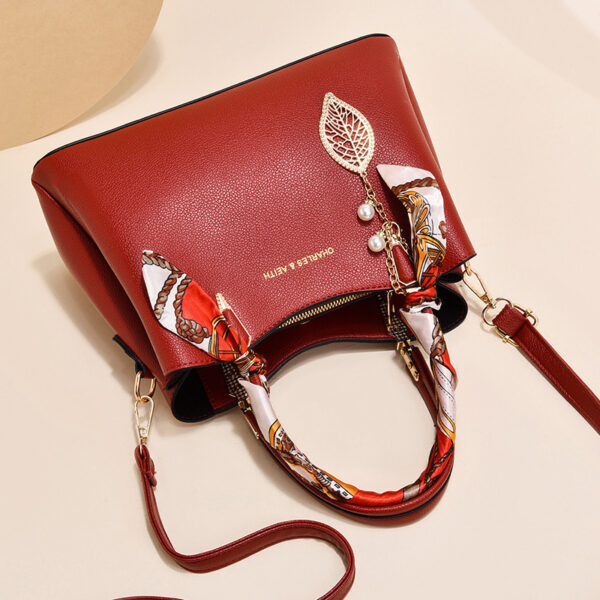 ef2f5e4b-c925-4f67-ba1c-7f67bdccac55.jpg Shoulder Bag With Leaf Pendant Fashion Silk Scarf